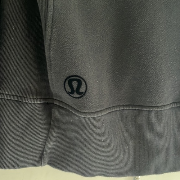 Lululemon sweatshirt size 10 excellent condition NWOT - Picture 2 of 4